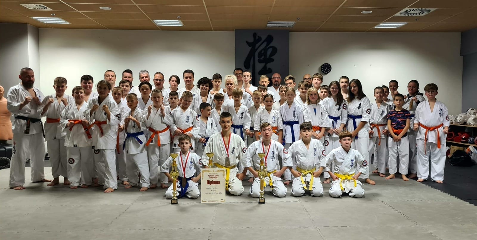 Ostródzki Klub Karate Kyokushin zaprasza - trwają zapisy na zajęcia! 1 Na Frekwencję Podczas Treningów Karate Kyokushin W Ostródzie Nie Można Narzekać. Coraz Więcej Uczestników Uczęszcza Na Zajęcia. Fot. Ostródzki Klub Karate Kyokushin Facebook