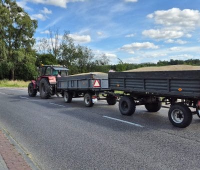 Trzeźwe żniwa w powiecie ostródzkim to gwarancja bezpieczeństwa na drogach, Niestety! Wczoraj (11.08) drogówka zatrzymała traktorzystę, który wydmuchał promile.
