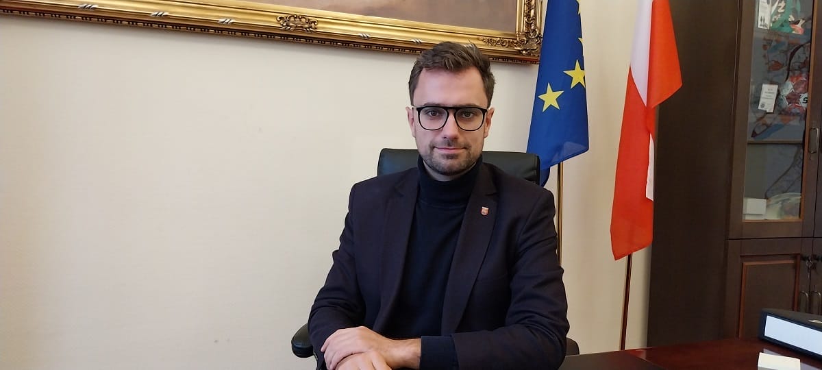 Ostróda Coraz Bardziej Zadłużona. Burmistrz Rafał Dąbrowski Chce Pożyczyć 9 Milionów Złotych. Czy Radni Podniosą Za Tym Ręce?