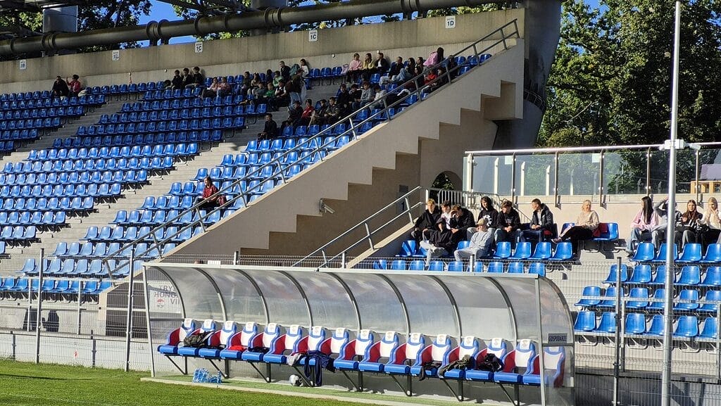 Zagrali Dla Wiktora. Policjanci I Samorządowcy Zjednoczeni W Szczytnym Celu.