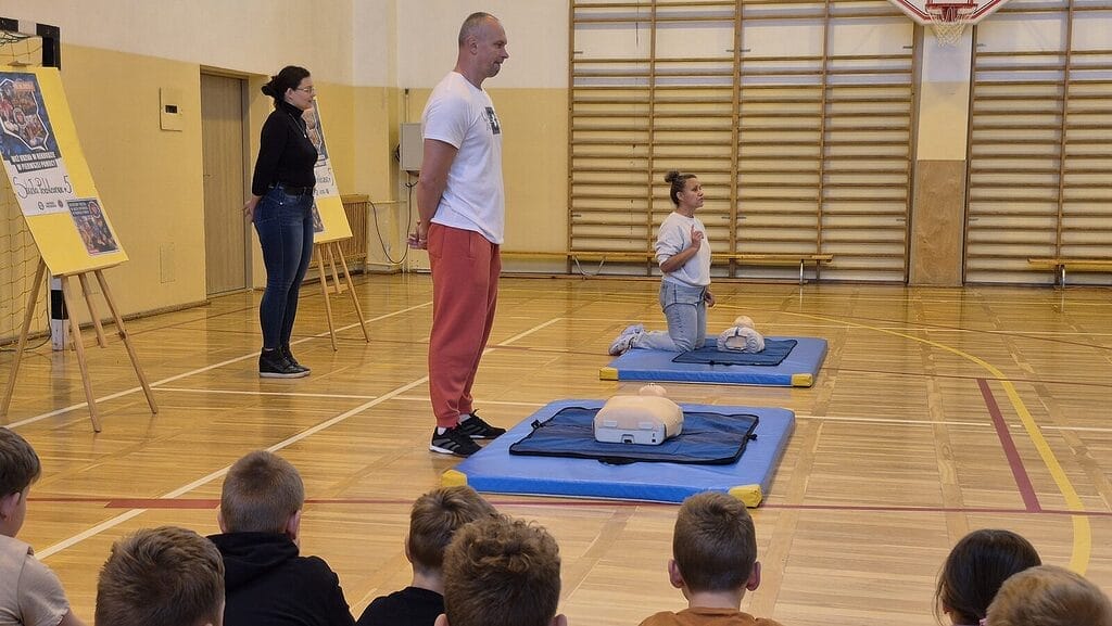 Europejski Dzień Przywracania Czynności Serca W Ostródzie. Uczniowie Sp5 Uczyli Się Nieść Pomoc
