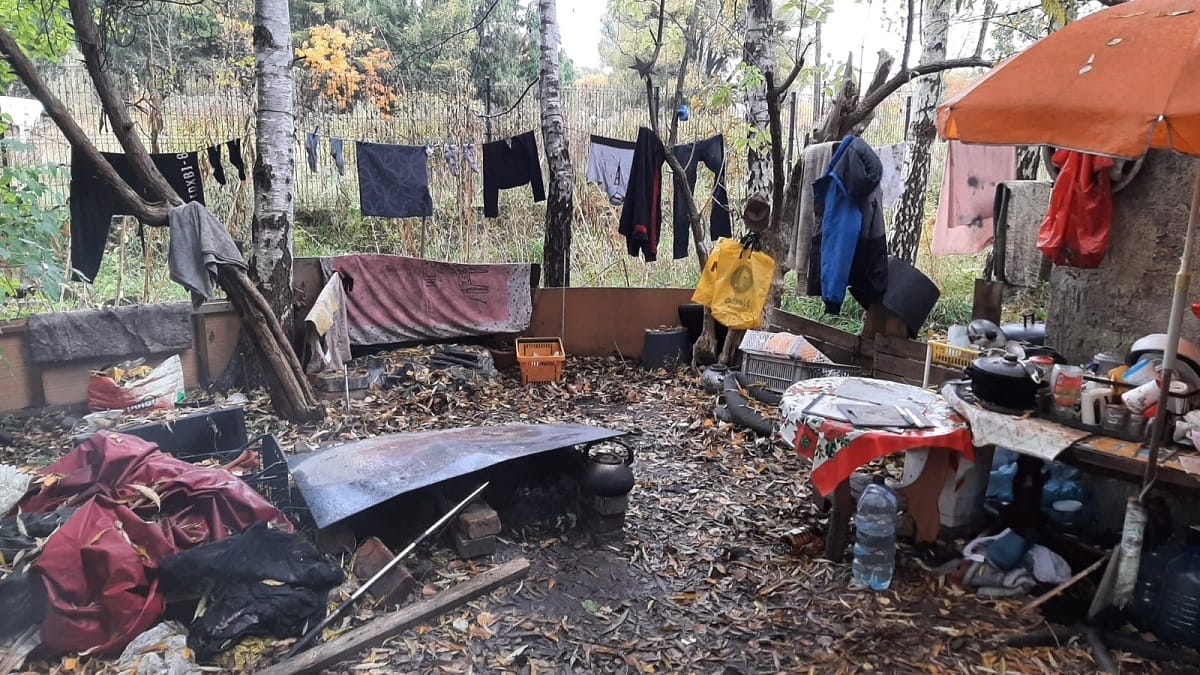 Bezdomność W Perle Mazur. Tak &Quot;Mieszkają&Quot; Osoby W Kryzysie