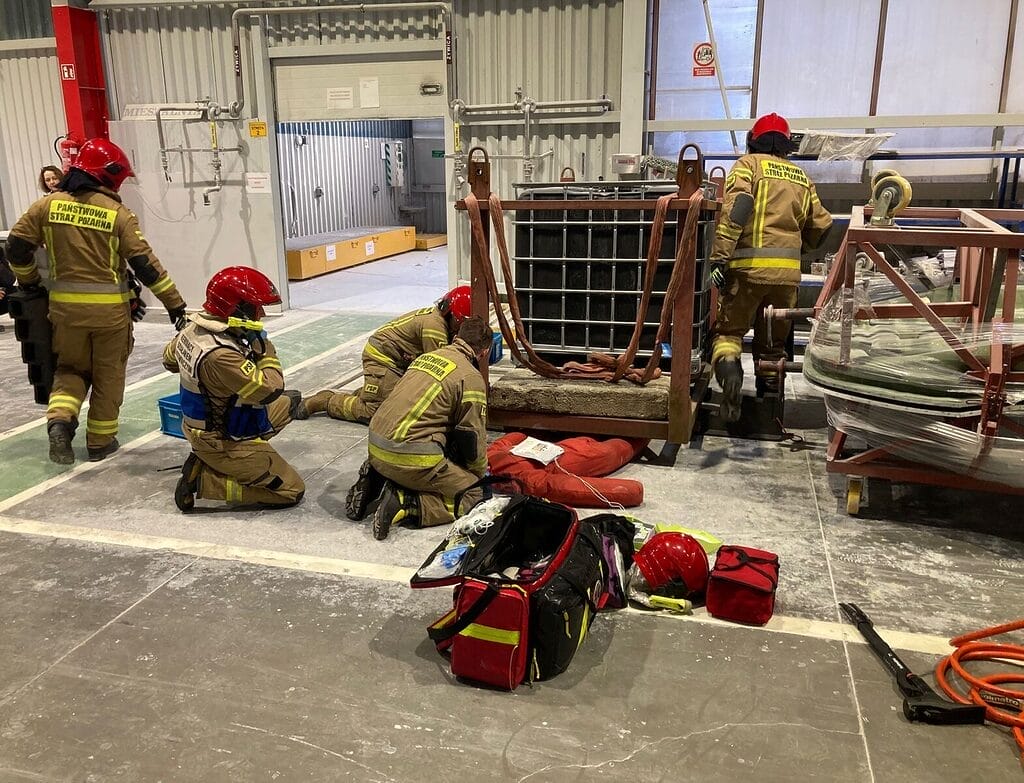 Pożar w ostródzkiej stoczni jachtów. Taki scenariusz ćwiczyli strażacy 4 Pożar W Ostródzkiej Stoczni Jachtów. Taki Scenariusz Ćwiczyli Strażacy