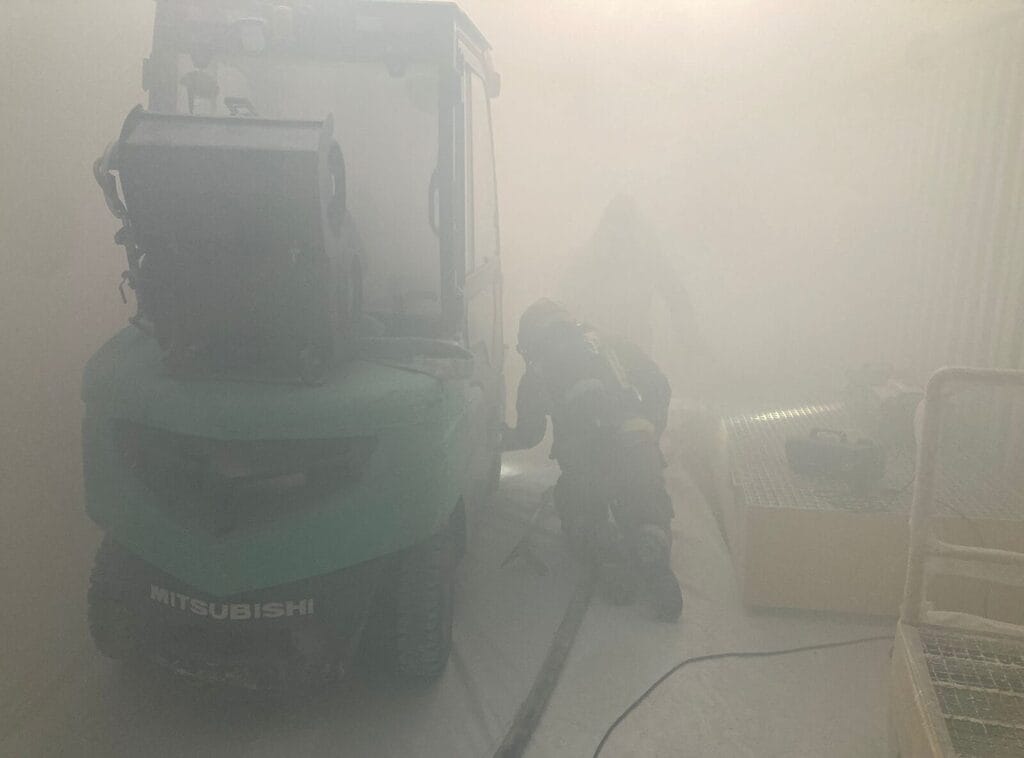 Pożar w ostródzkiej stoczni jachtów. Taki scenariusz ćwiczyli strażacy 7 Pożar W Ostródzkiej Stoczni Jachtów. Taki Scenariusz Ćwiczyli Strażacy