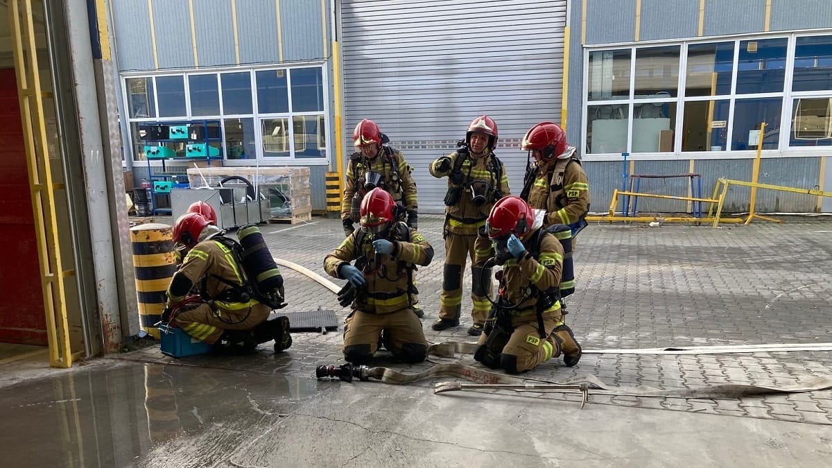 Pożar W Ostródzkiej Stoczni Jachtów. Taki Scenariusz Ćwiczyli Strażacy