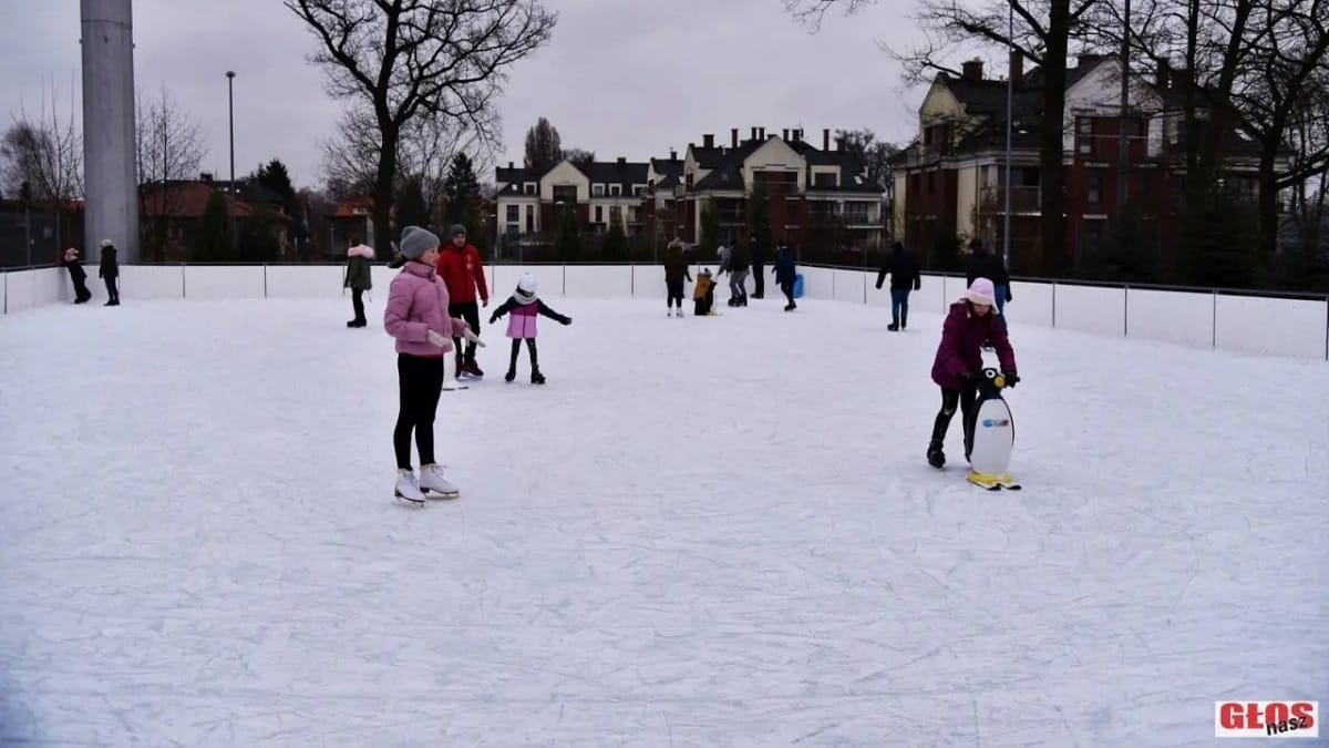 Lodowisko W Ostródzie - W Tym Sezonie Również Pod Chmurką