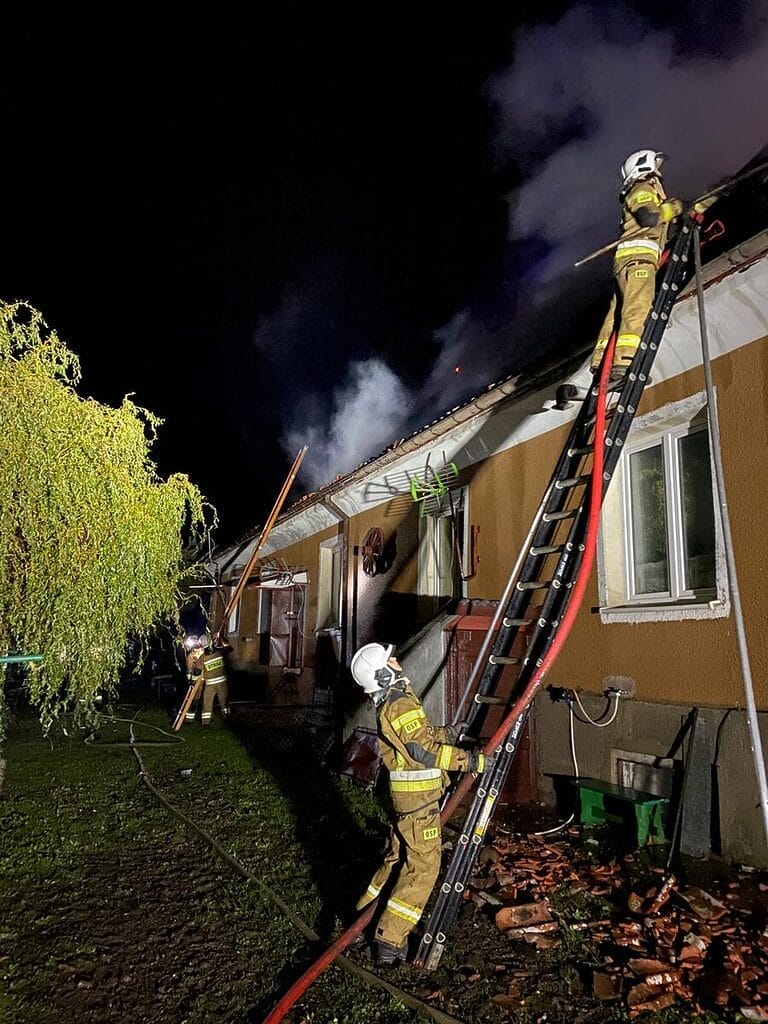 Region. Pożar Domu - 2 Ofiary W Tym 13-Letnia Dziewczynka.