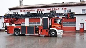 Drabina Rosenbauer nadal stoi w garażu. Strażacy z Ostródy czekają na wynik mediacji 17 Drabina Rosenbauer Nadal Stoi W Garażu. Strażacy Z Ostródy Czekają Na Wynik Mediacji