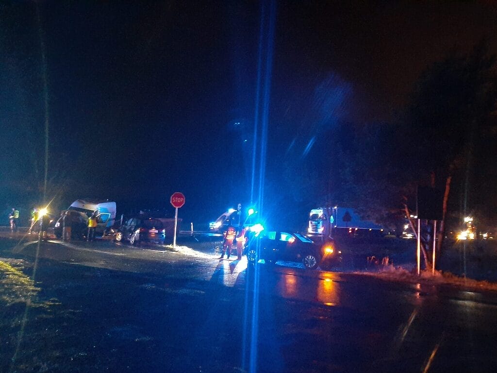 Karambol na krajowej 16 pod Ostródą. Zderzyły się 4 pojazdy! 2 Karambol Na Krajowej 16 Pod Ostródą. Zderzyły Się 4 Pojazdy! - Zdjęcia