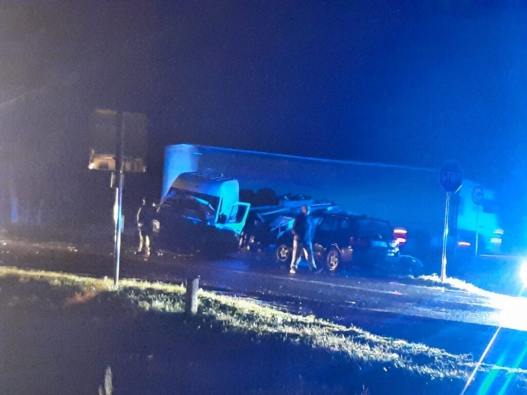 Karambol na krajowej 16 pod Ostródą. Zderzyły się 4 pojazdy! 4 Karambol Na Krajowej 16 Pod Ostródą. Zderzyły Się 4 Pojazdy! - Zdjęcia