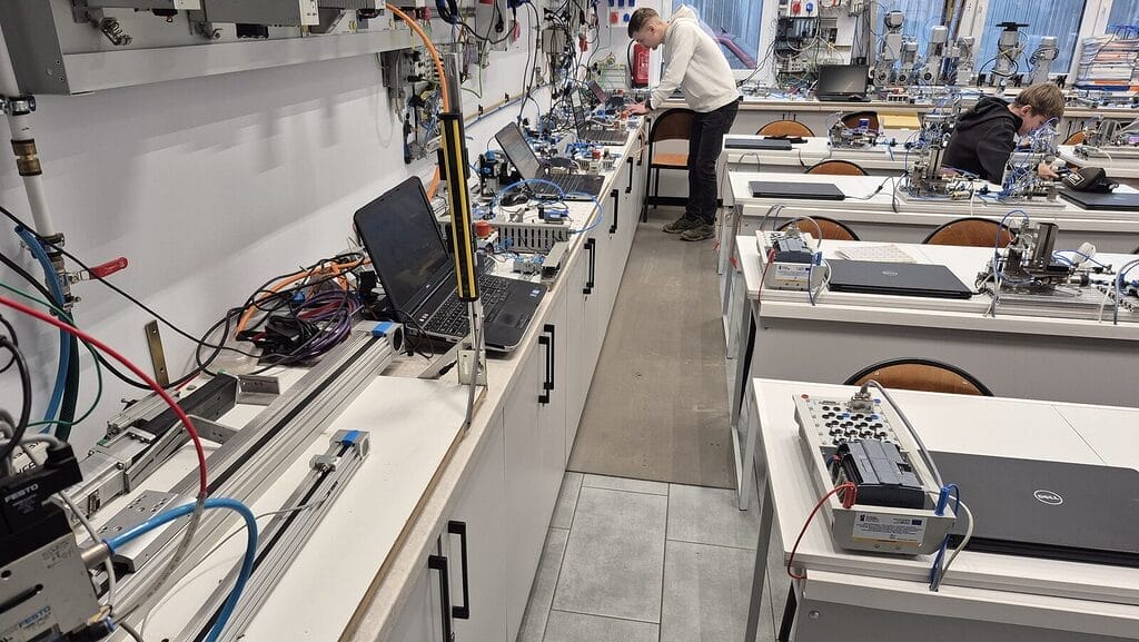 Rolnik W Ostródzie Ma Nowoczesne Coboty