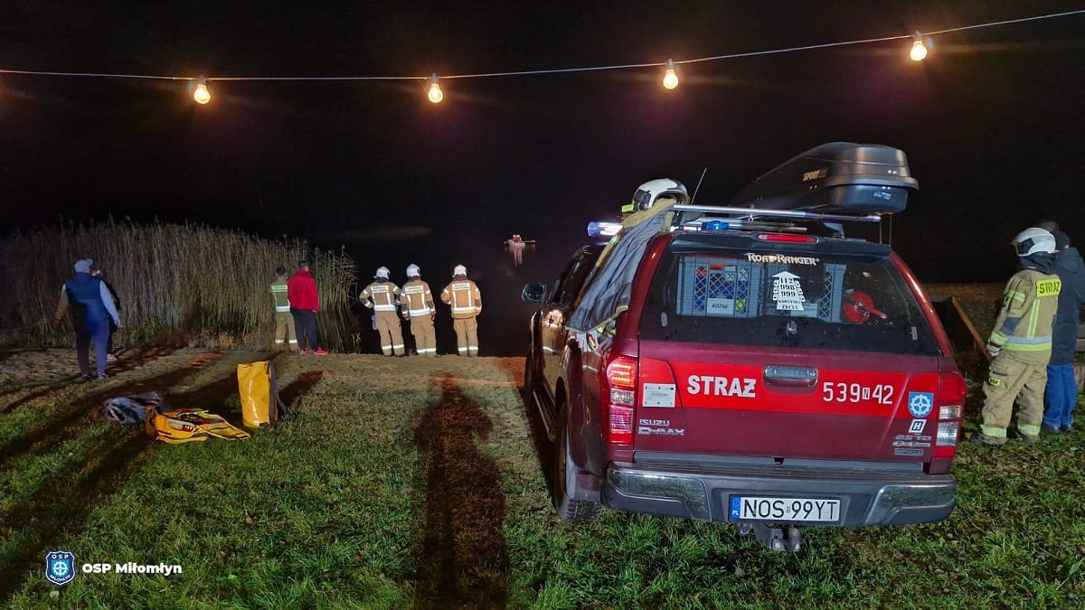 Utopione Auto W Jeziorze Bartężek