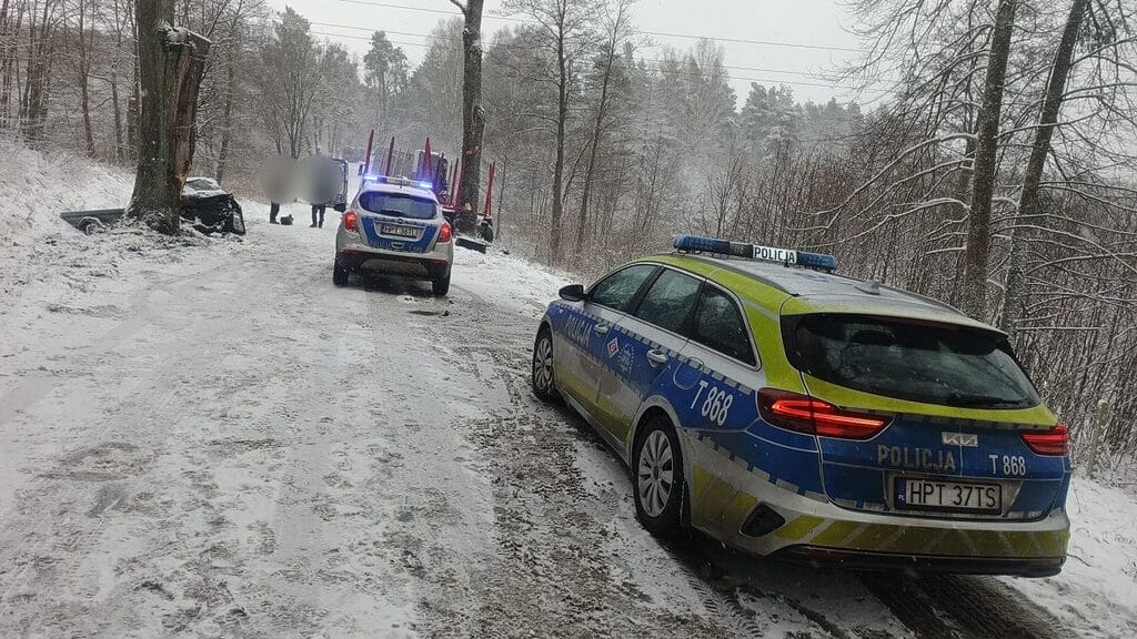 Wypadki I Kolizje Po Pierwszych Opadach Śniegu W Powiecie Ostródzkim