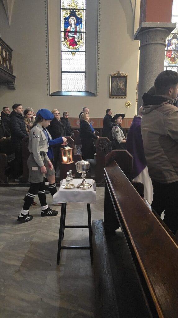 Betlejemskie Światło Pokoju w Ostródzie - harcerska tradycja 3 Betlejemskie Światło Pokoju W Ostródzie - Harcerska Tradycja