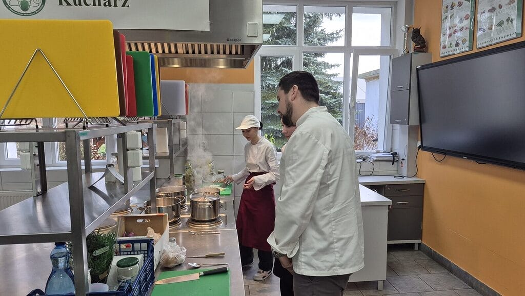 Lorek Z Programu Masterchef Oceniał Pierogi W Ostródzie.