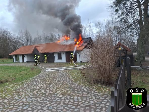 Pożar Garażu W Pacułtowie - Strażacy Gasili Na Dwa Podejścia
