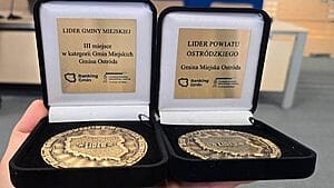 Statuetki Przyznane Miastu Ostróda W Rankingu Gmin Województwa Warmińsko-Mazurskiego 2025.