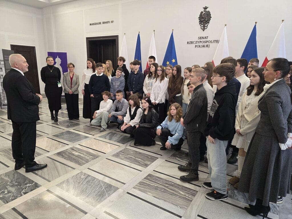 Uczniowie Sp5 W Parlamencie — Lekcja Wiedzy O Społeczeństwie